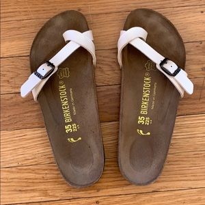 Birkenstock like new sandals pearly white